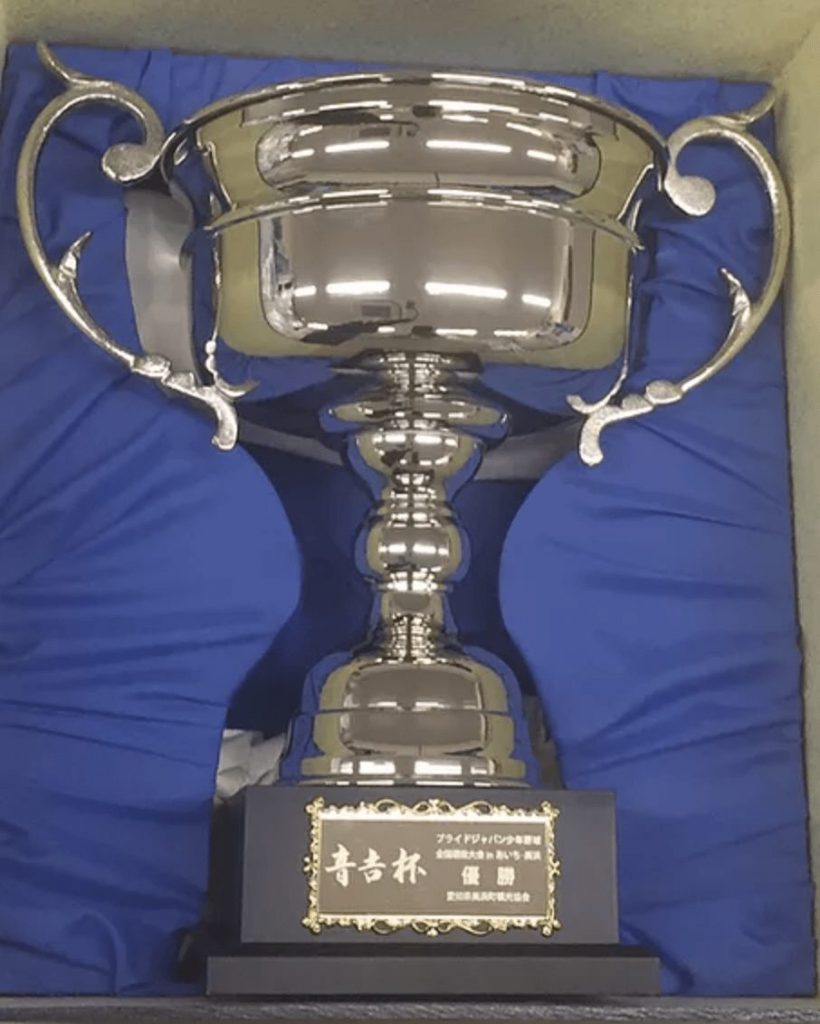 優勝カップ